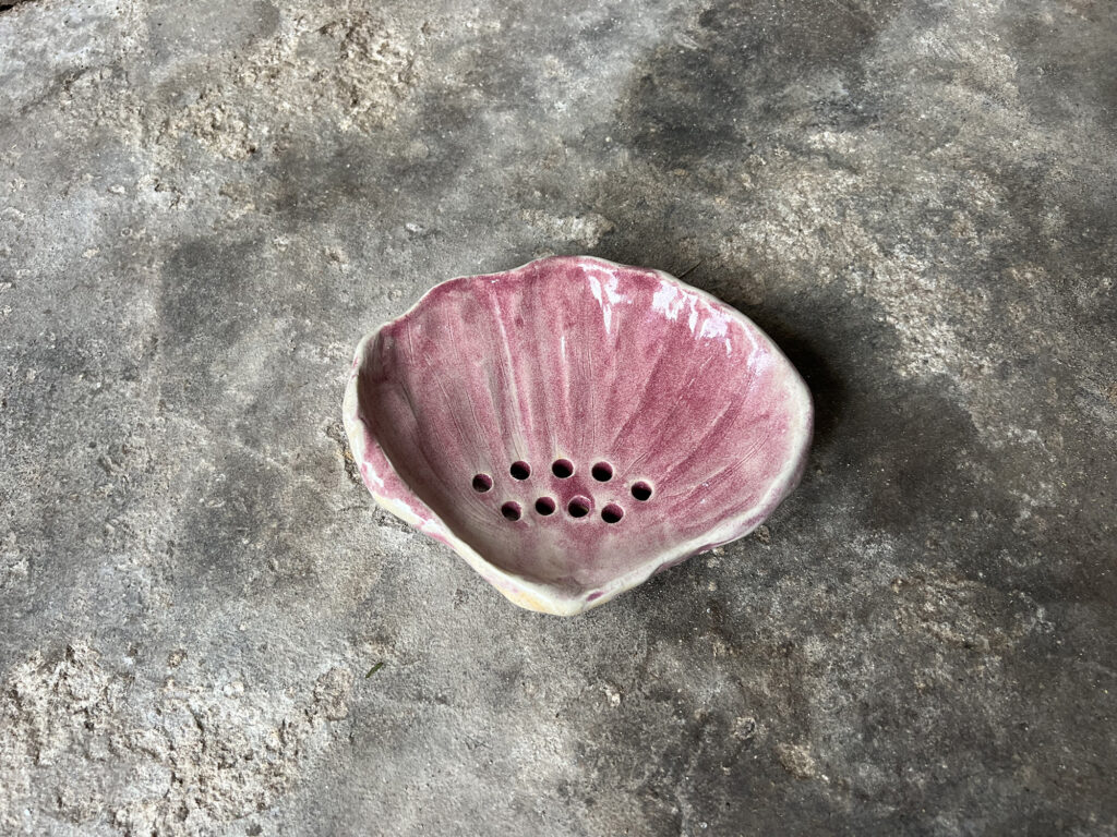 red seashell soap dish