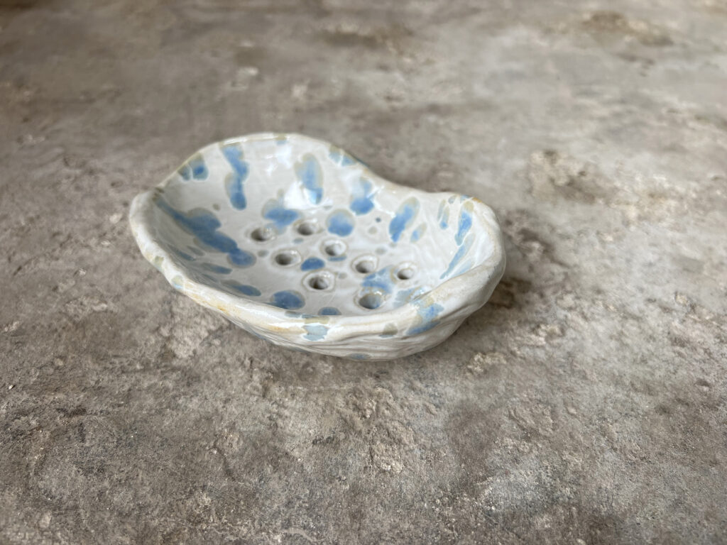 white and teal seashell soap dish