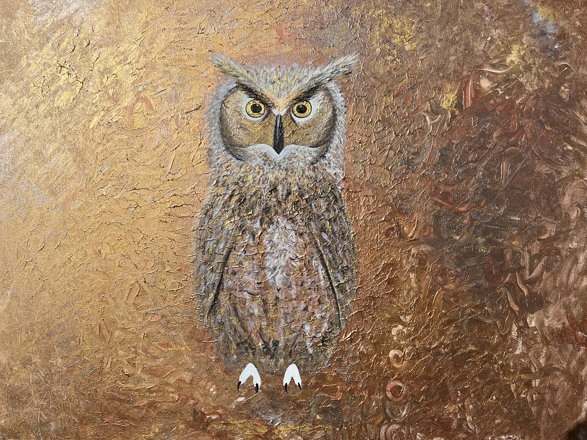 Owl on gold